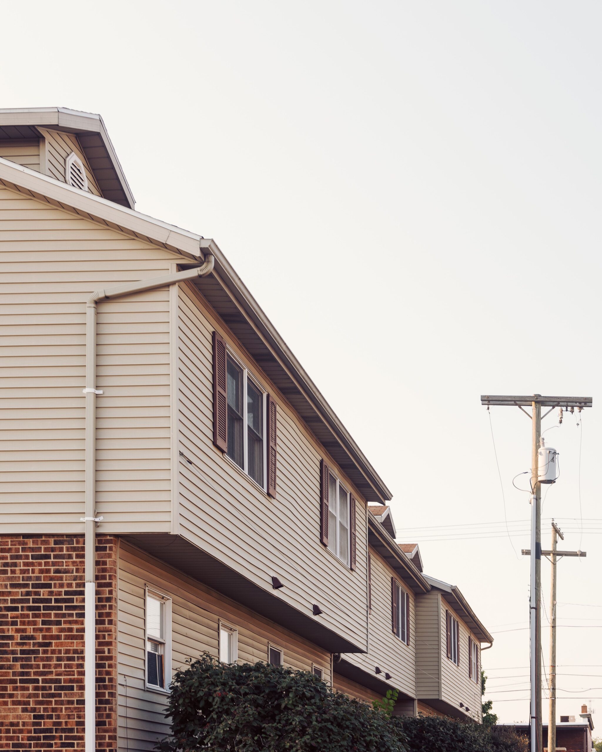 Vinyl vs. Fiber Cement Siding Cost Per Square Foot (2026)